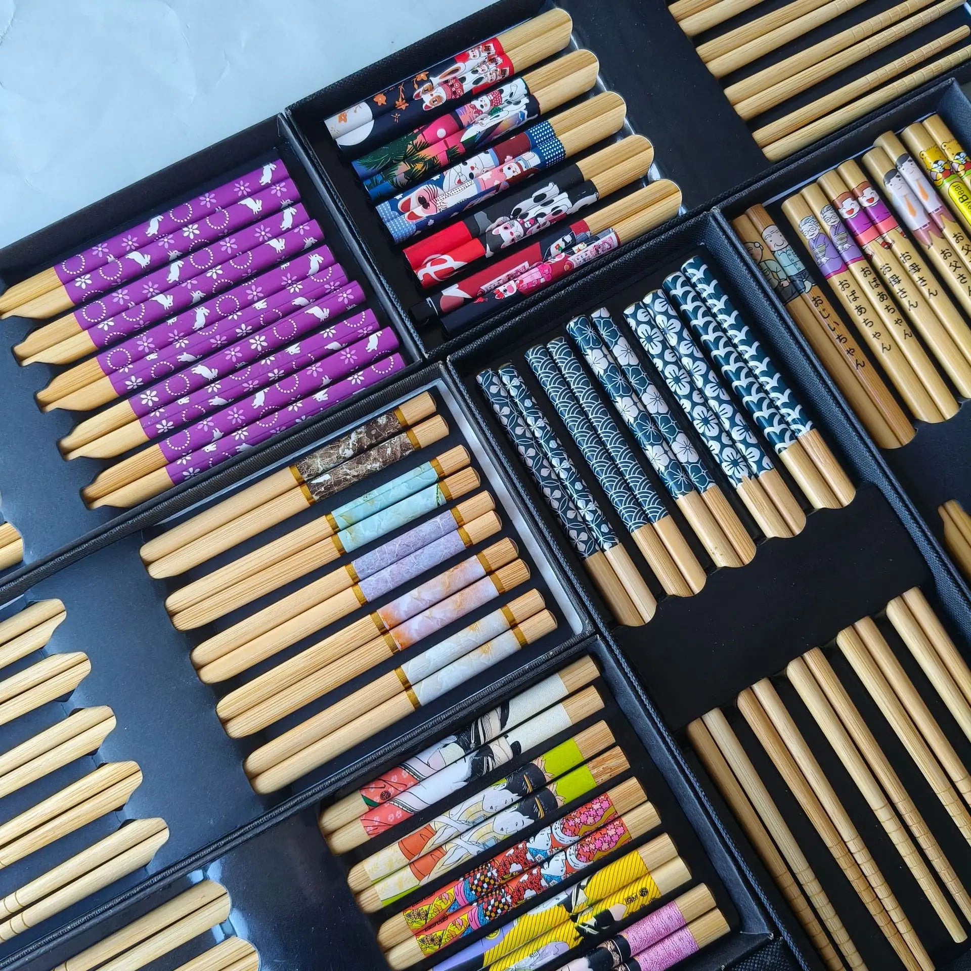 Bamboo Chopsticks, Set of 5 Pairs, High Aesthetic Value for Home Use, Individual Chopsticks, Mold-Resistant, Non-Slip, Printed Design, Tableware, Communal Chopsticks, Gift